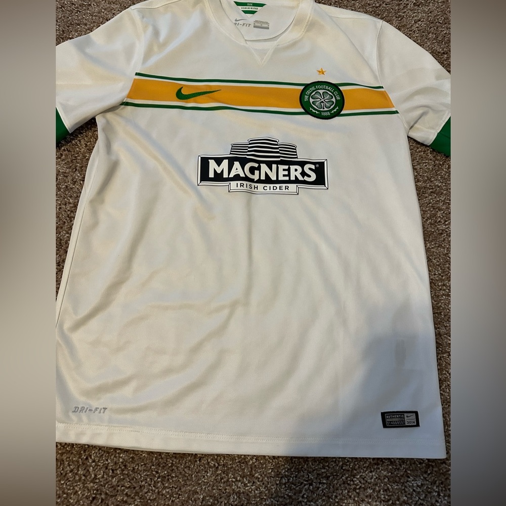 Celtic jersey. Great condition. Size M